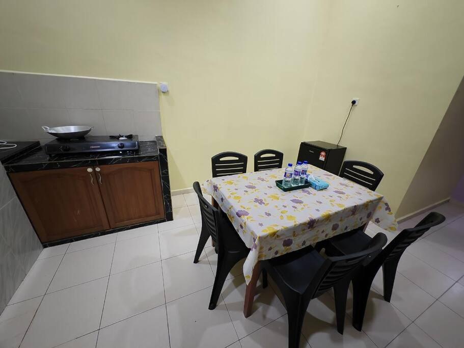 Mawar Homestay Netflix Cuckoo Mersing Ngoại thất bức ảnh